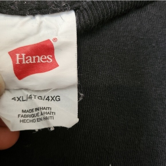 Hanes Unisex Merry Quarantine Christmas 2020 Graphic T-Shirt Size 4XL - Picture 2 of 3